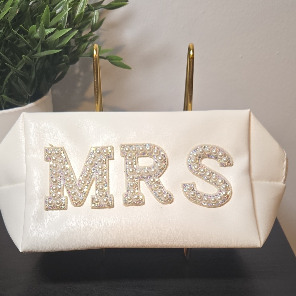 Elegant White 'MRS' Clutch Bag